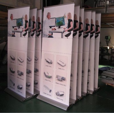 西安廣告制作服務 易拉寶、水滴易拉寶、展架、拉網立屏噴繪一站式解決方案